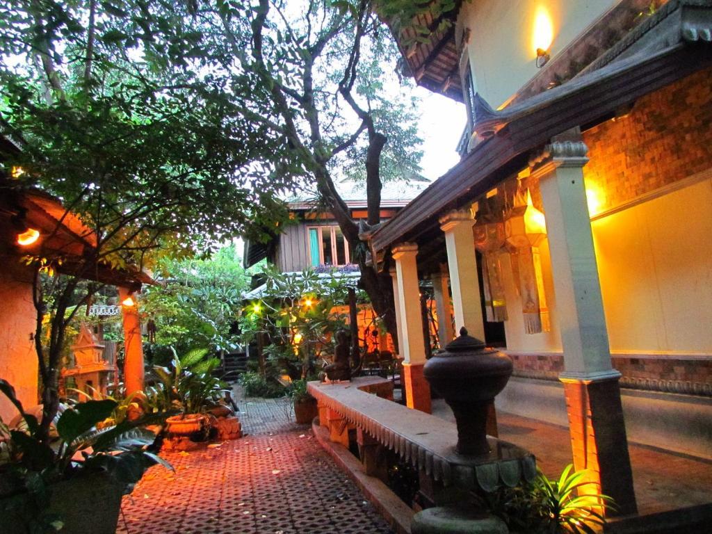 Santitham Guest House Chiang Mai Luaran gambar