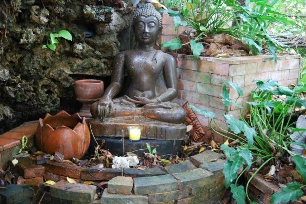 Santitham Guest House Chiang Mai Luaran gambar